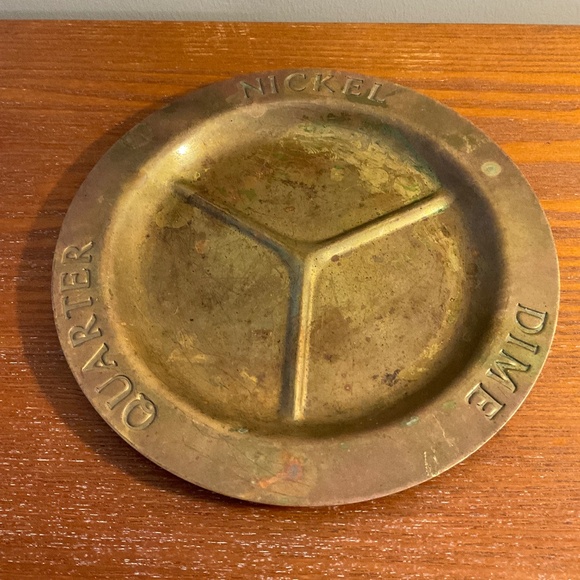 Vintage Brass Divided Coin Dish - Dresser Organizer Plate - Trinket Tray - Picture 3 of 12